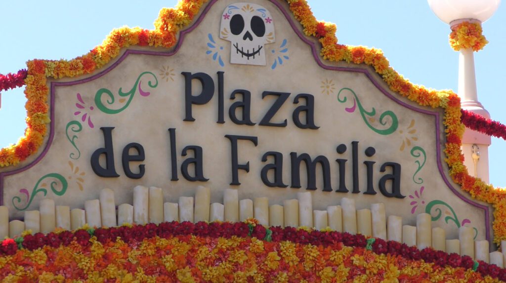 A musical Celebration of Coco | Disney California Adventure | Plaza de la Familia | 2022