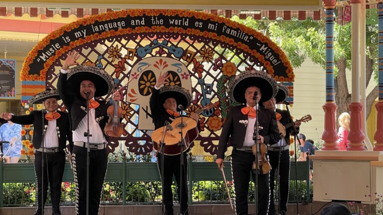 Mariachi Espectacular | Disneyland | Disney California Adventure | Plaza de la Familia | 2022