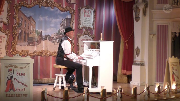 Disneyland Golden Horseshoe Piano Player | 2022 | Disneyland Classic