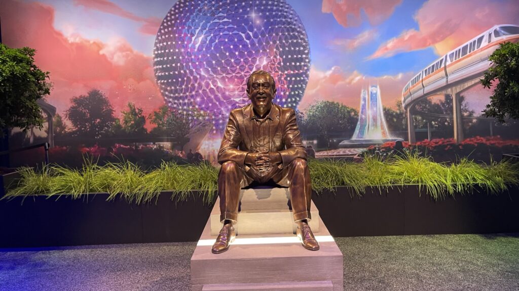 D23 Expo 2022 | Wonderful World of Dreams Disney Parks and Resorts Pavilion Disneyland Disney World | Dreamers World Walt Statue