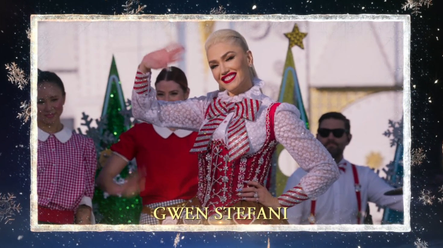 2021 Disney Parks Magical Christmas Day Parade Gwen Stefani – “Cheer for the Elves”
