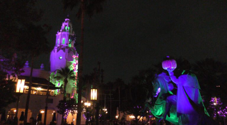Guardians of the Galaxy Mission Breakout Exterior | Halloween 2022