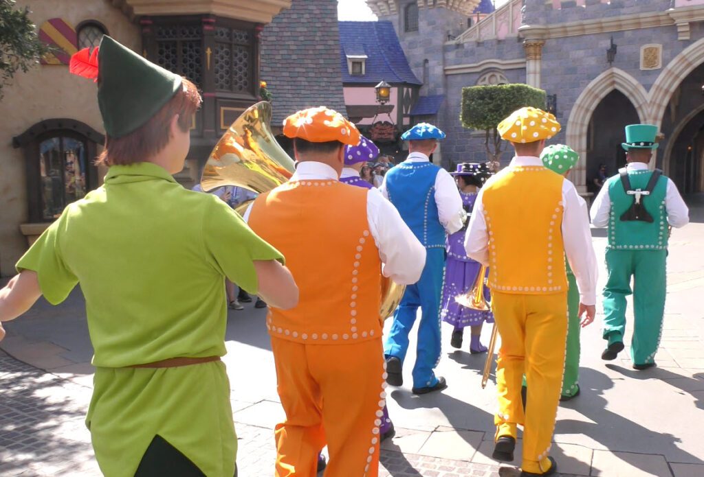 The Pearly Band with Mary Poppins in Front of Sleeping Beauty Castle | 2022 | Bonus Peter Pan