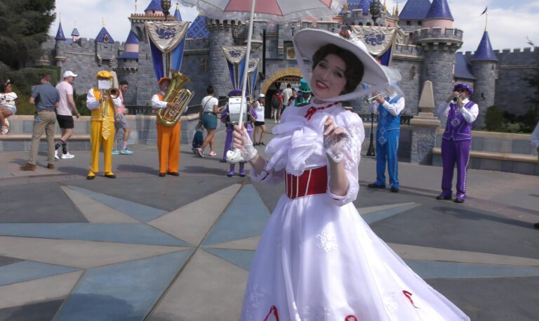 The Pearly Band with Mary Poppins in Front of Sleeping Beauty Castle | 2022 | Bonus Peter Pan