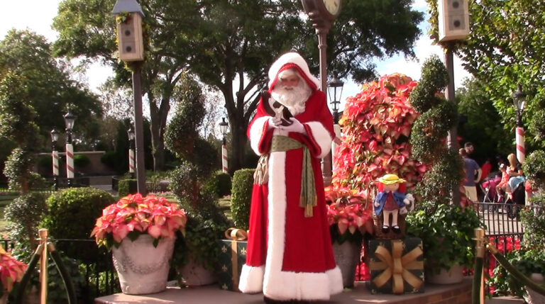 Epcot Festival of the Holidays | France | Père Noël | Father Christmas | Walt Disney World Holidays