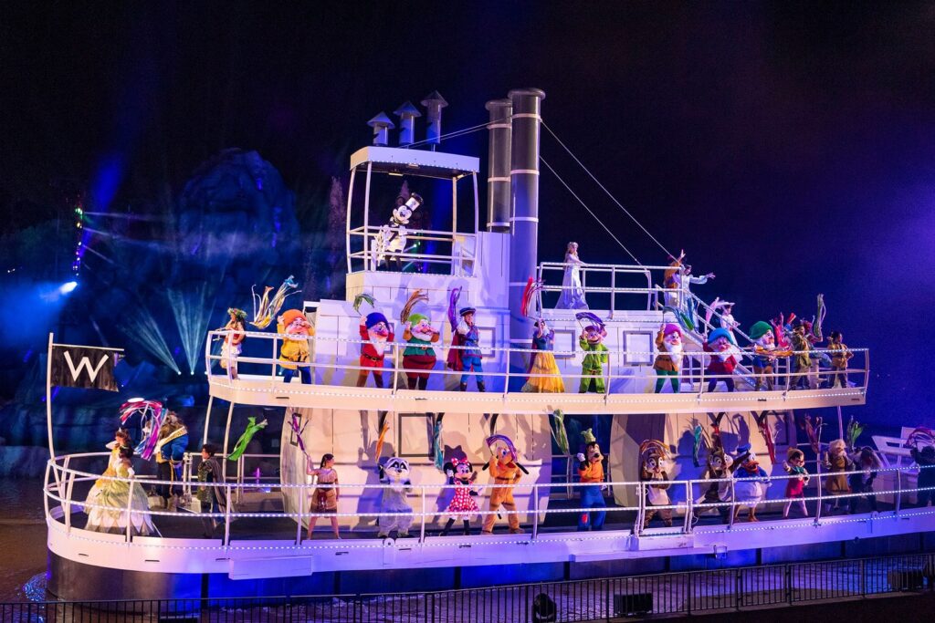 Fantasmic | Walt Disney World | Hollywood Studios | Full Show | New Moana Mulan Aladdin Frozen 2022