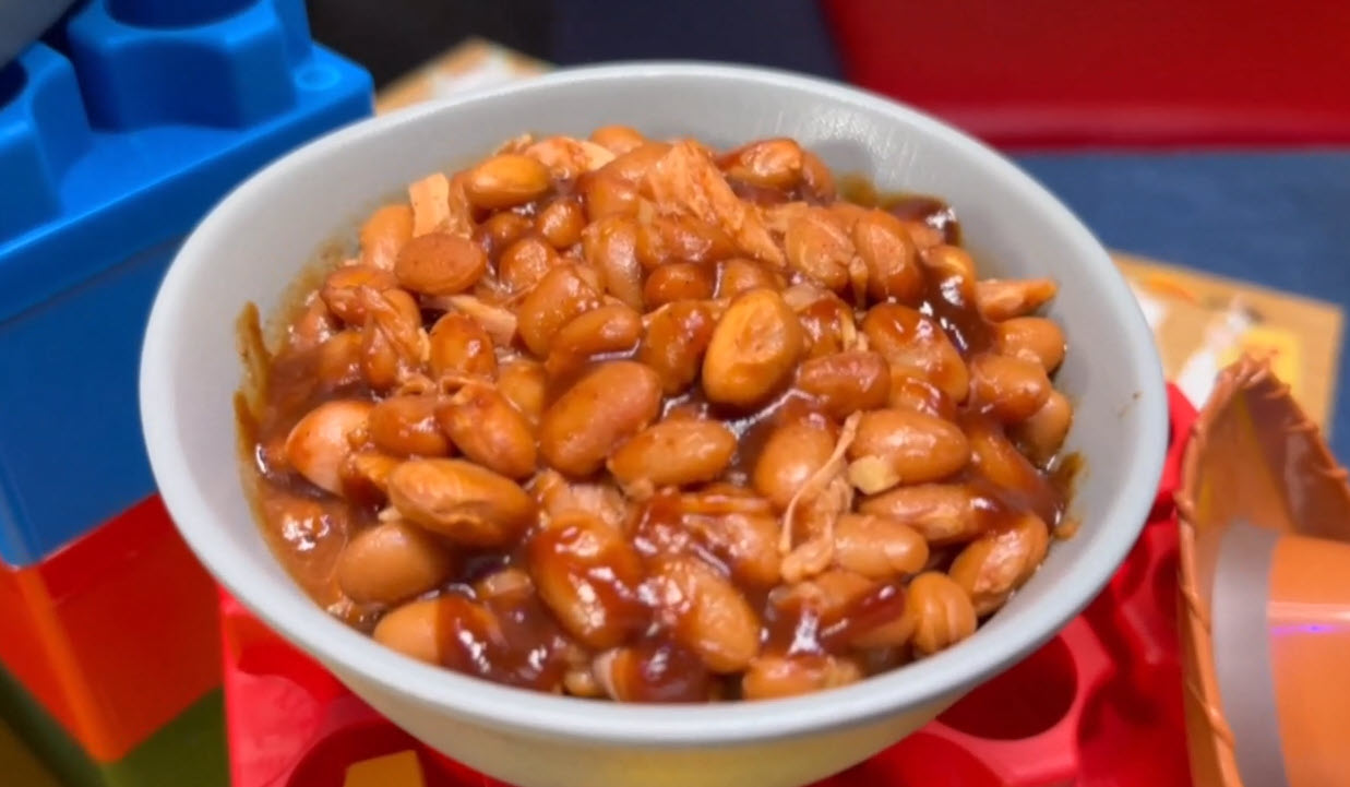 Toy Story Land Roundup Rodeo BBQ - Buckin' Backed Beans