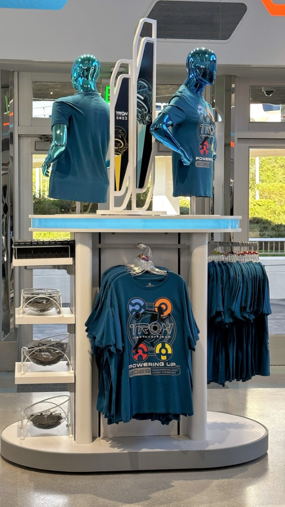 Tron Lightcycle / Run | Merchandise Preview | Walt Disney World | Tomorrowland 2023