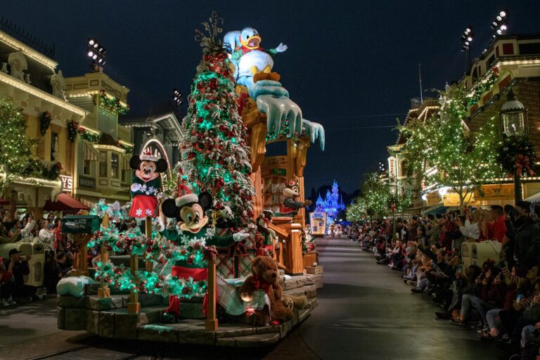 Holidays at the Disneyland Resort Returns Nov. 10, 2023-Jan. 7, 2024, with Seasonal Celebrations, Festive Décor and More