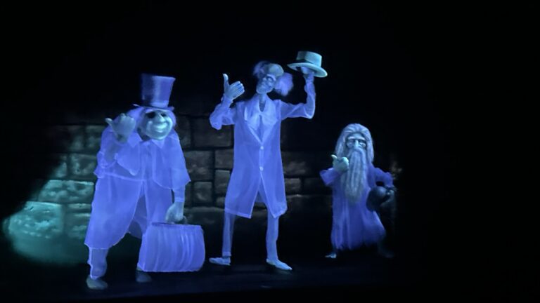 Experience the Chilling Thrills of Disneyland's Haunted Mansion | Full Ride and POV
