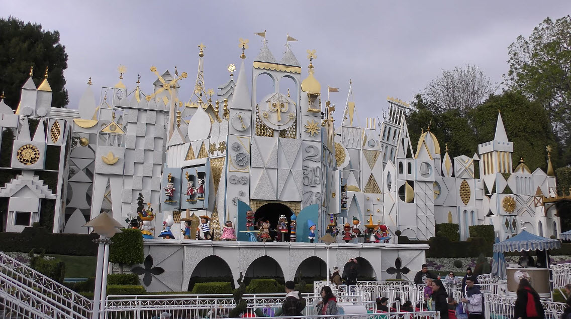 The Captivating Atmosphere of Disneyland's It's a Small World (2023)