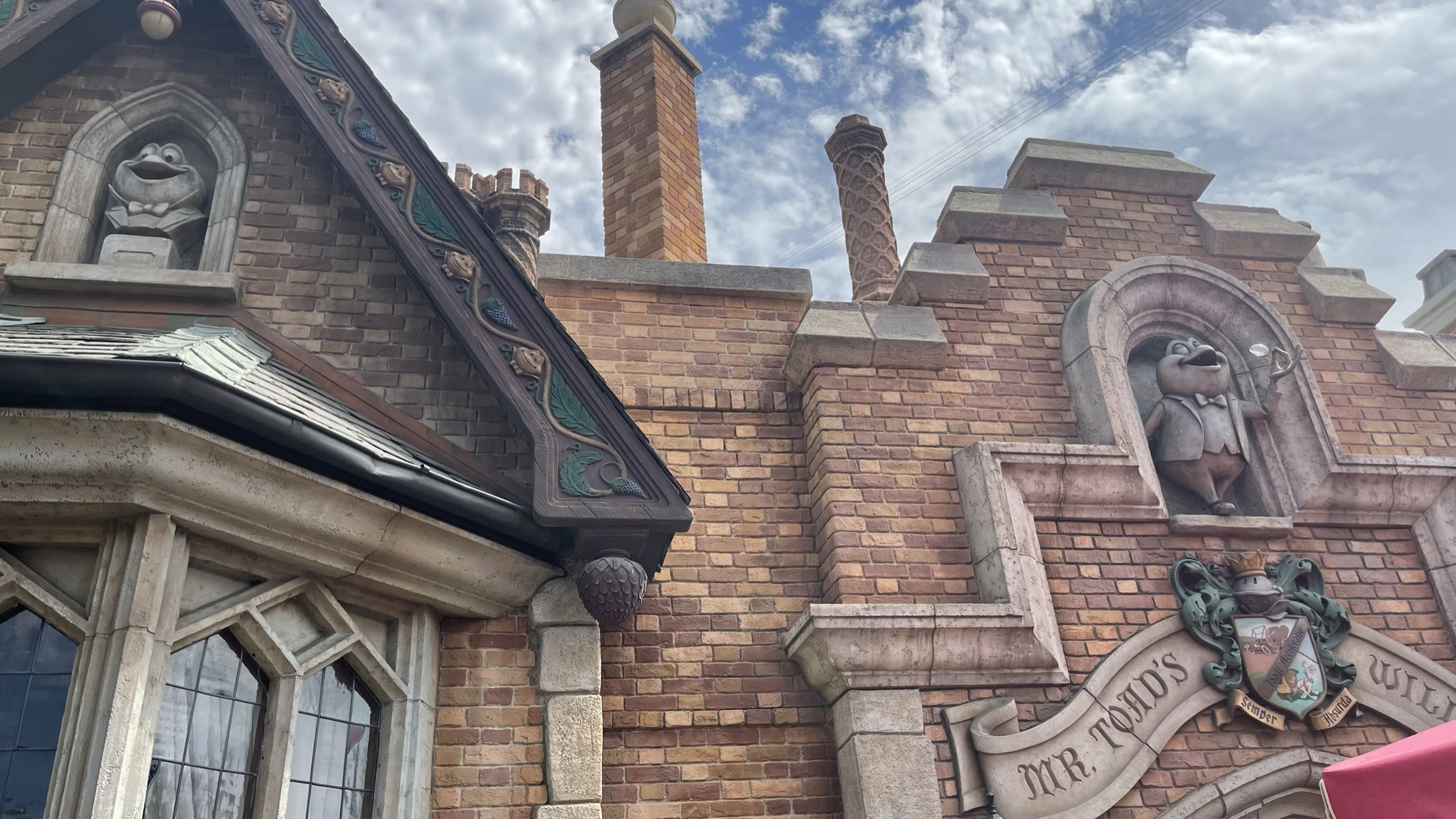 Mr. Toad's Wild Ride | Disneyland | 2022 | Attraction POV | Mr Toad