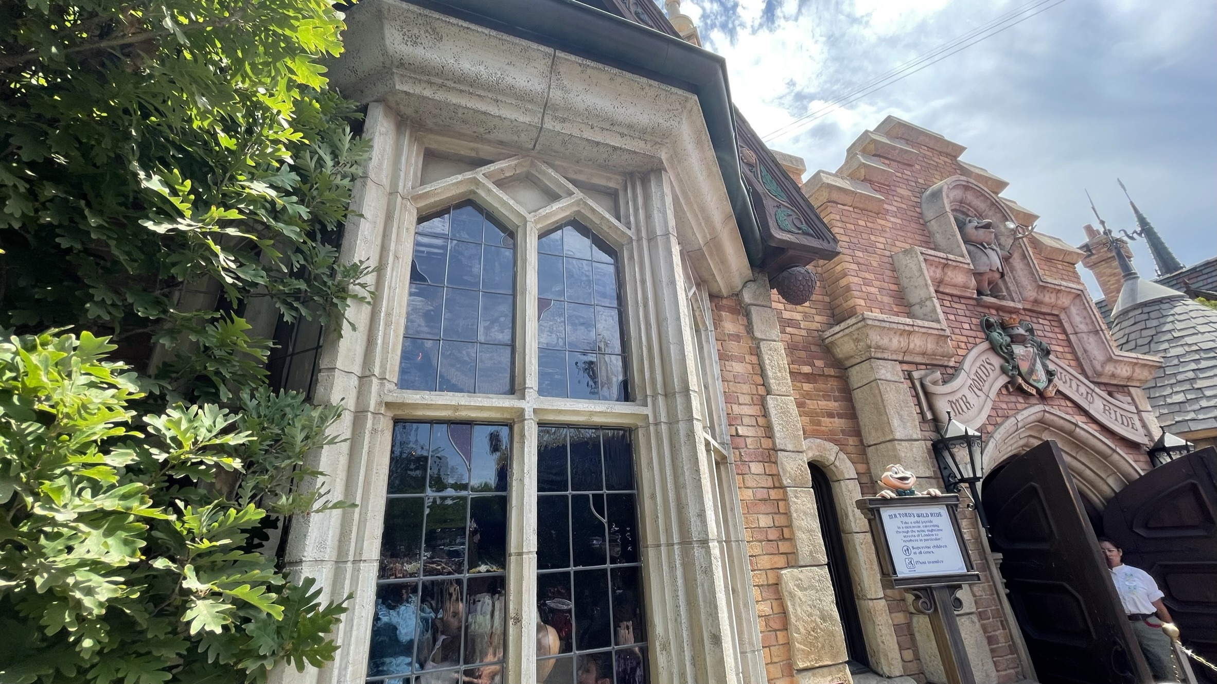 Mr. Toad's Wild Ride | Disneyland | 2022 | Attraction POV | Mr Toad