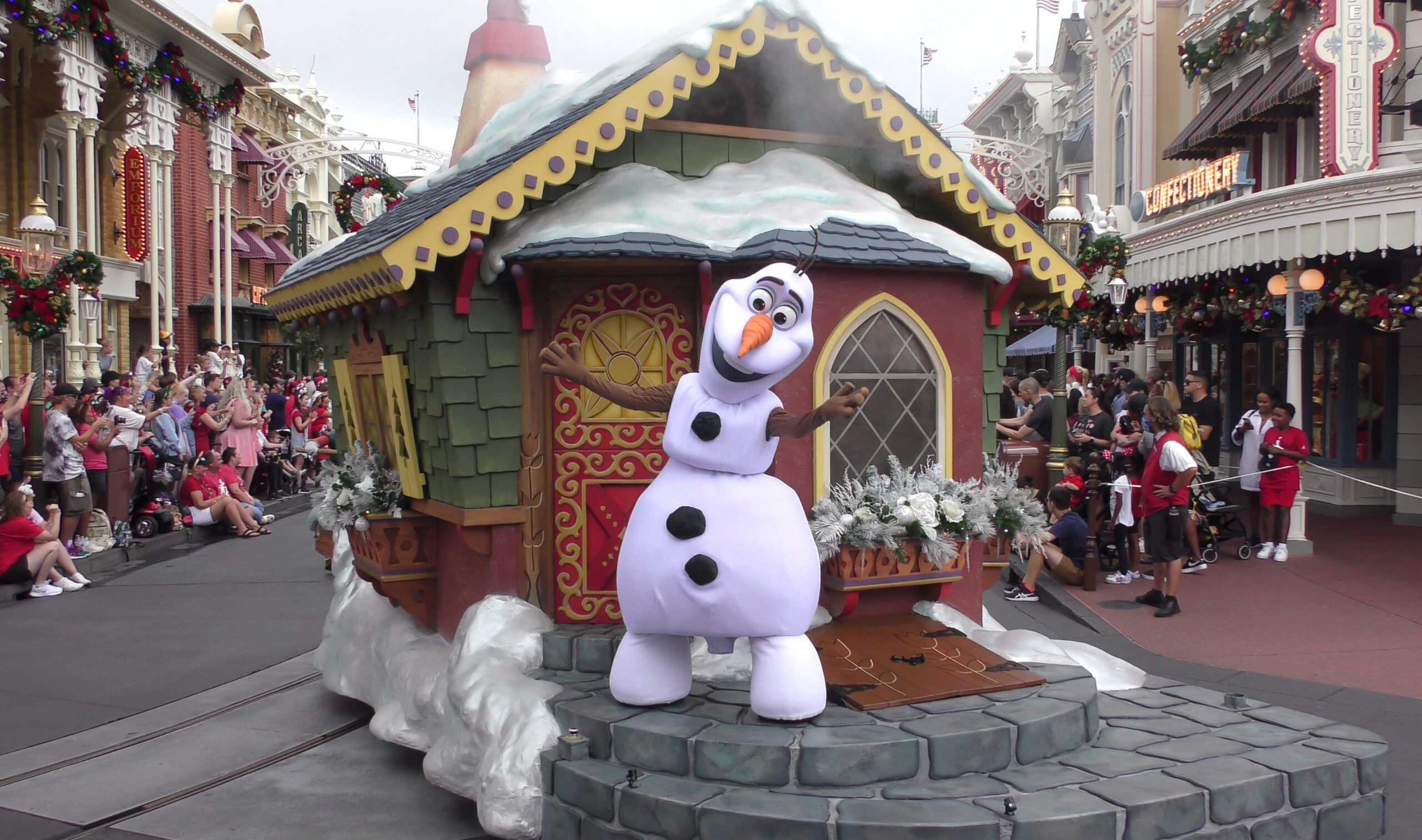 Experience the Magic: 2023 Walt Disney World Christmas Day Parade | Full Parade Taping - Olaf Float