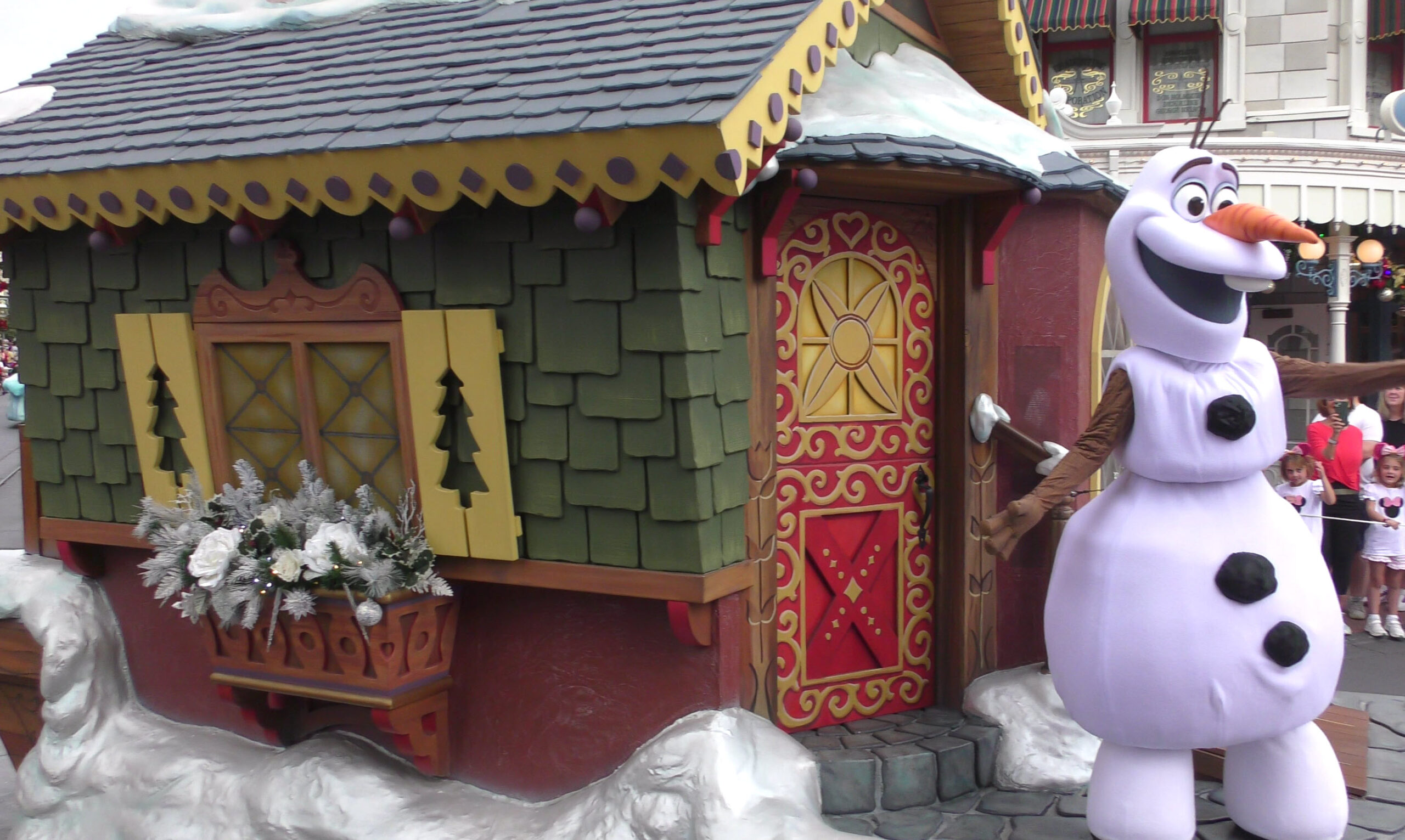 Experience the Magic: 2023 Walt Disney World Christmas Day Parade | Full Parade Taping - Olaf Float