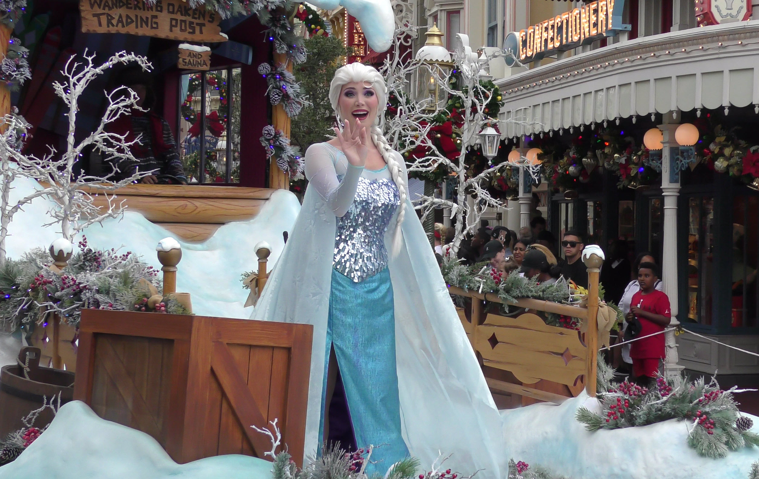 Experience the Magic: 2023 Walt Disney World Christmas Day Parade | Full Parade Taping - Frozen Float Elsa