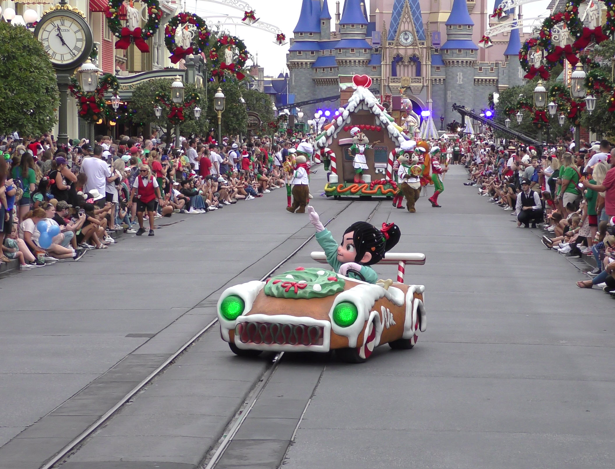 Experience the Magic: 2023 Walt Disney World Christmas Day Parade | Full Parade Taping - Vanellope von Schweetz