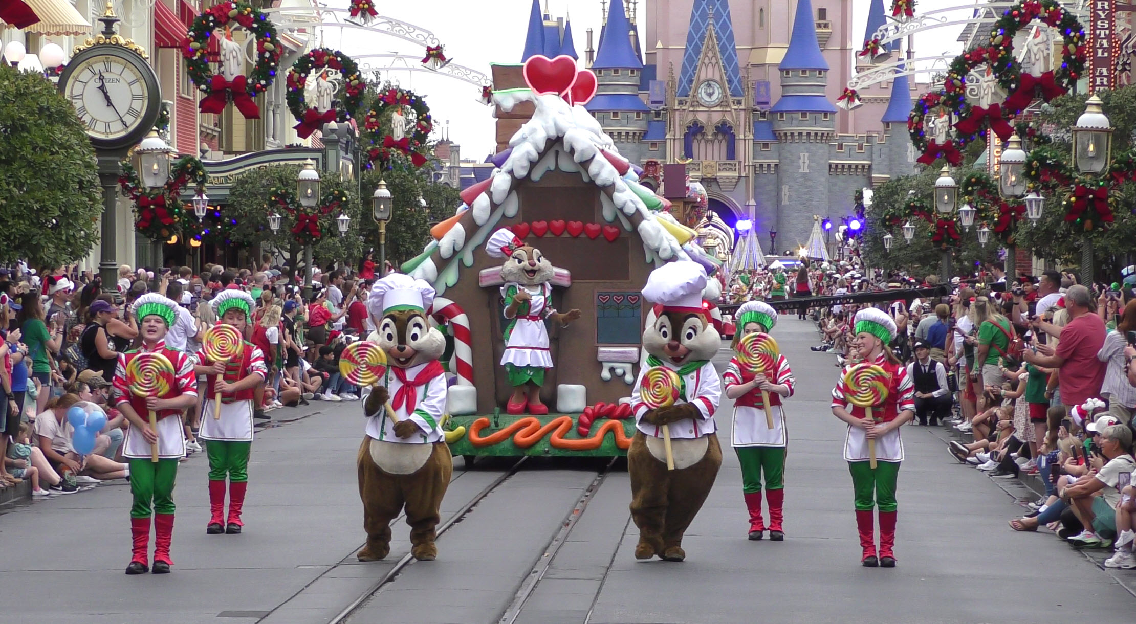 Experience the Magic: 2023 Walt Disney World Christmas Day Parade | Full Parade Taping - Chip and Dale Unit