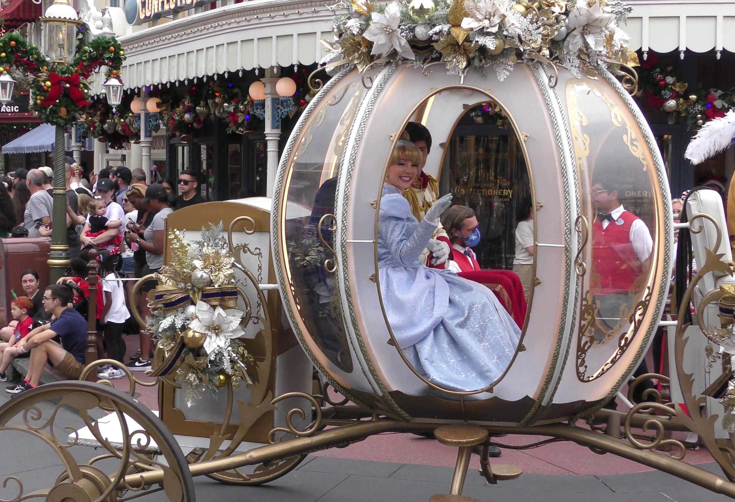Experience the Magic: 2023 Walt Disney World Christmas Day Parade | Full Parade Taping -Cinderella Coach