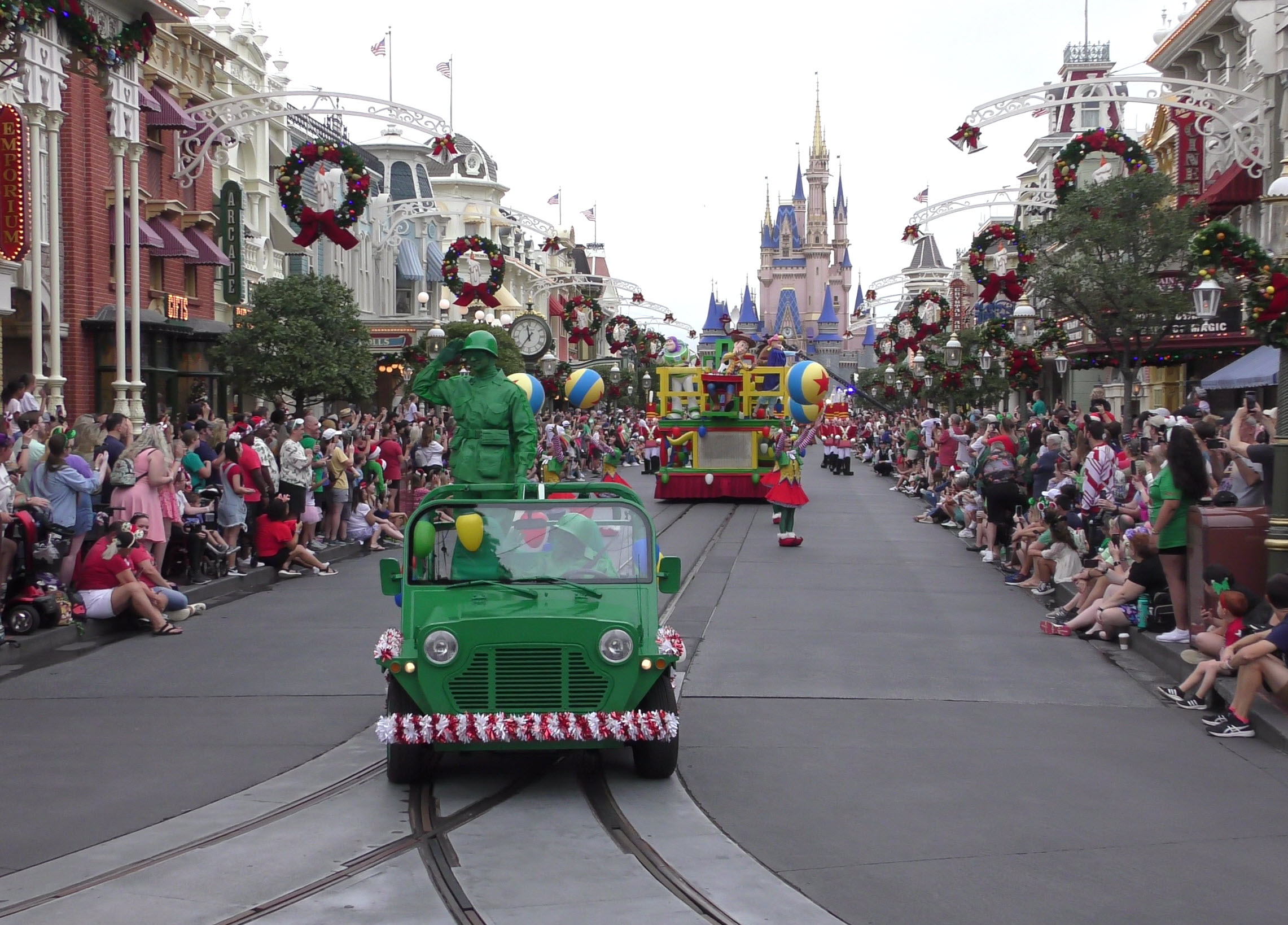 Experience the Magic: 2023 Walt Disney World Christmas Day Parade | Full Parade Taping - Toy Story Unity and Green Army Men
