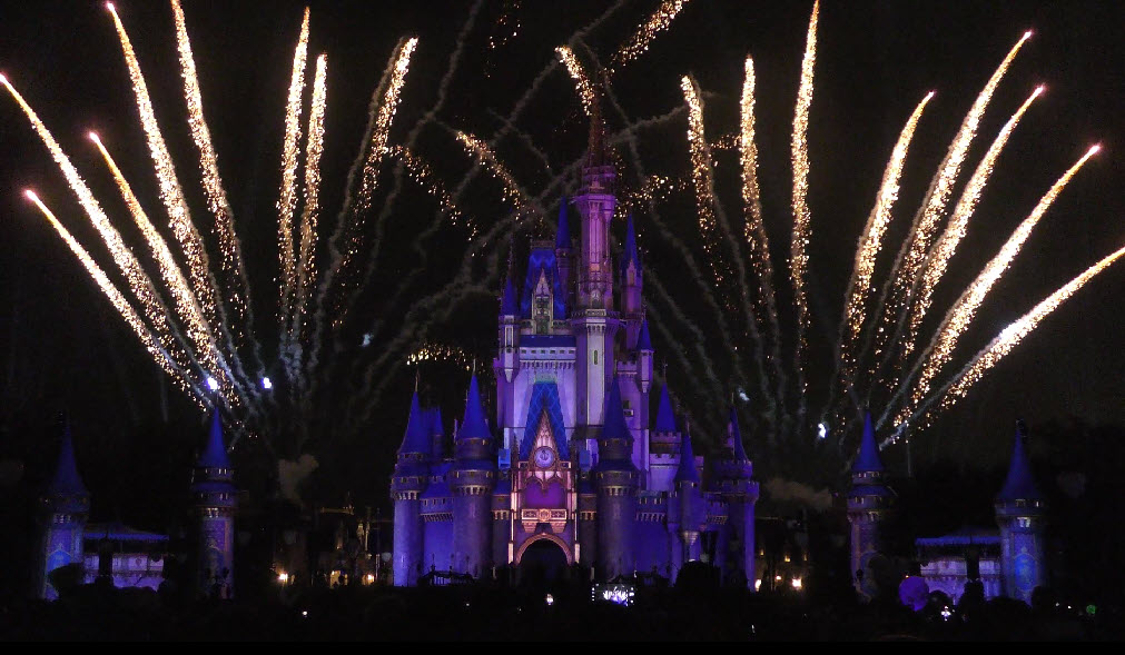 Minnie's Wonderful Christmastime Fireworks | 2023