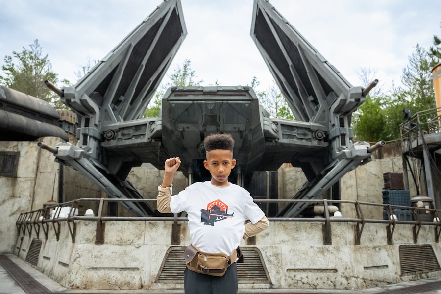 Disney PhotoPass Photoshoot at Walt Disney World, Batuu