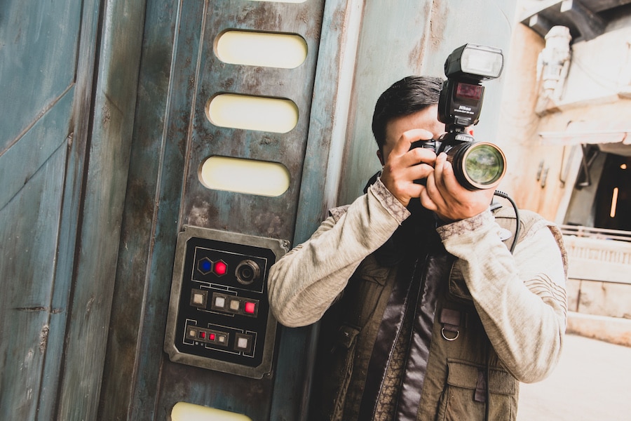 Disney PhotoPass Photoshoot at Walt Disney World, Batuu