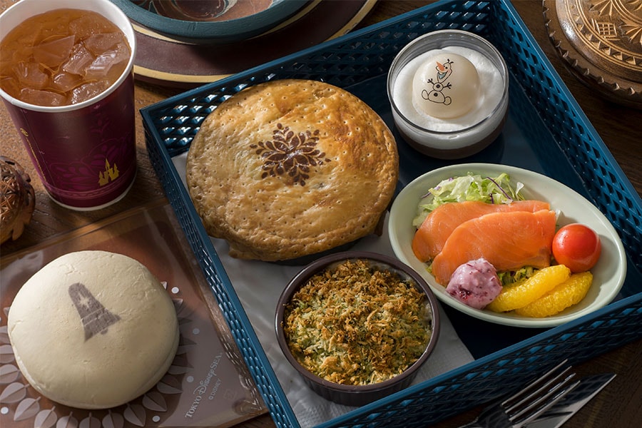 Food offerings that will be available at Royal Banquet of Arendelle in the new Fantasy Springs opening on June 6, 2024 at Tokyo DisneySea 