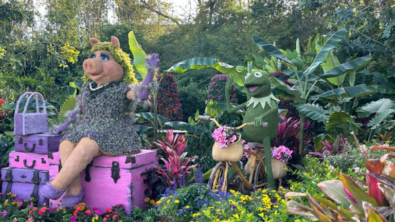 2024 Epcot Flower and Garden Festival Topiaries Kermit and Miss Piggy