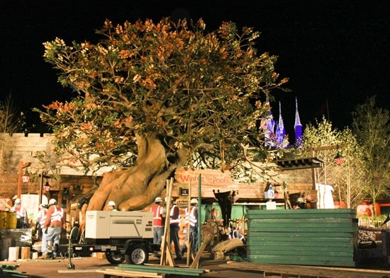 Exterior of The Many Adventures of the Winnie the Pooh as it first opened