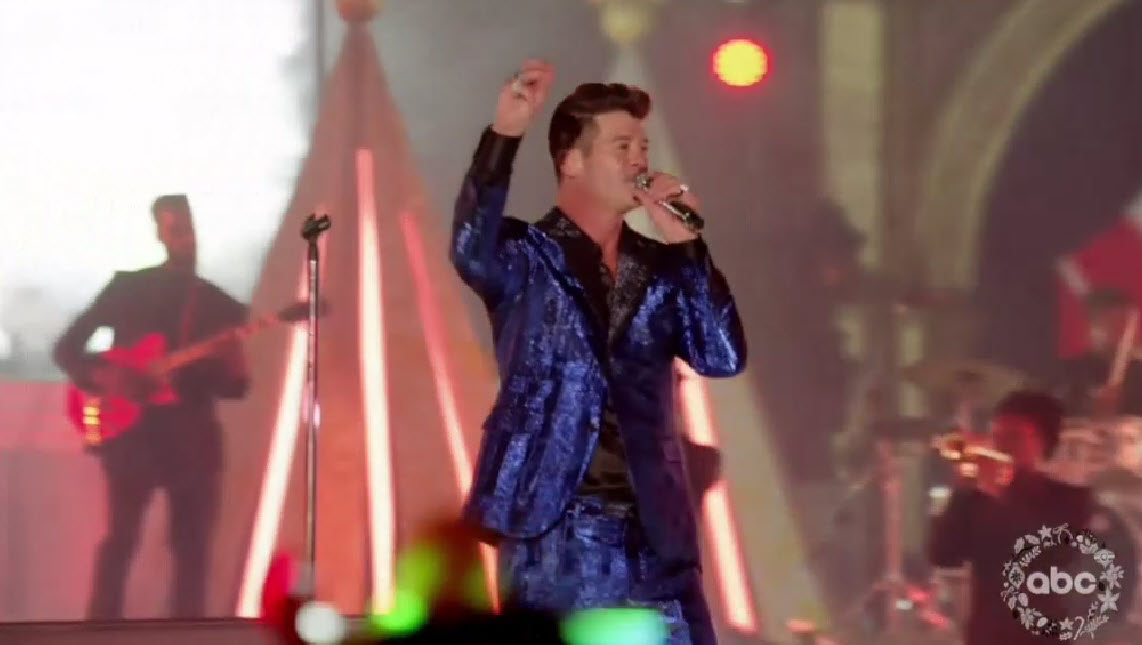 2023 Wonderful World of Disney Magical Holiday Celebration Robin Thicke