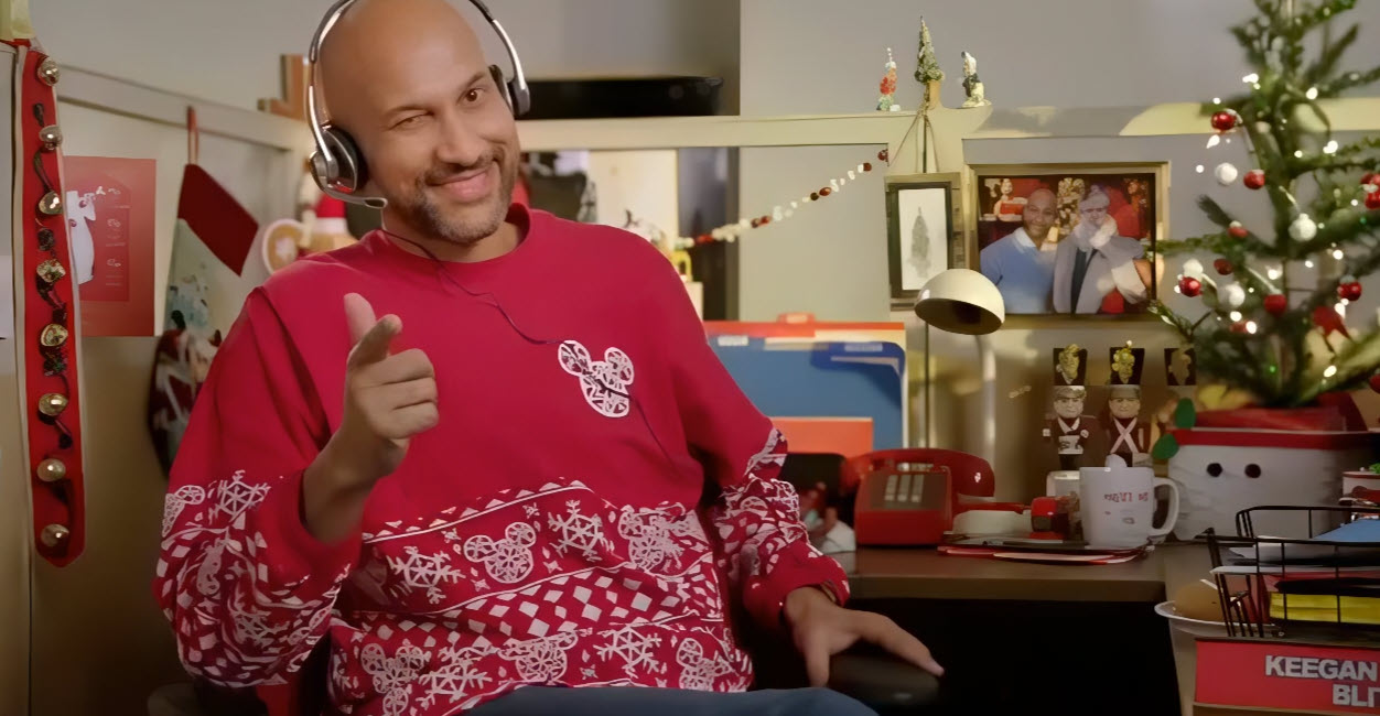 2020 Walt Disney World Christmas Day Parade aka Magical Christmas Celebration - Keegan-Michael Key is the Christmas Guy