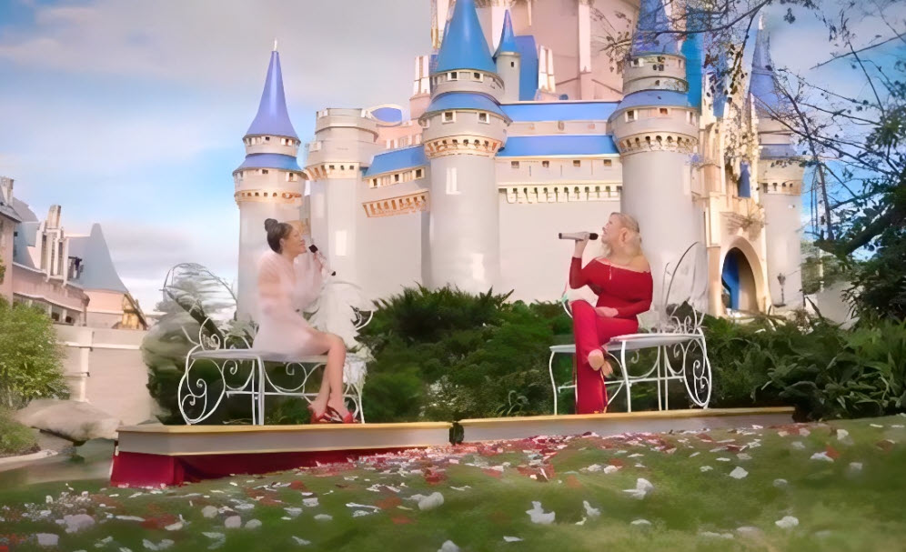 2020 Walt Disney World Christmas Day Parade aka Magical Christmas Celebration - Maddie & Tae – “Holly Jolly Christmas” and “Christmas (Baby Please Come Home)”