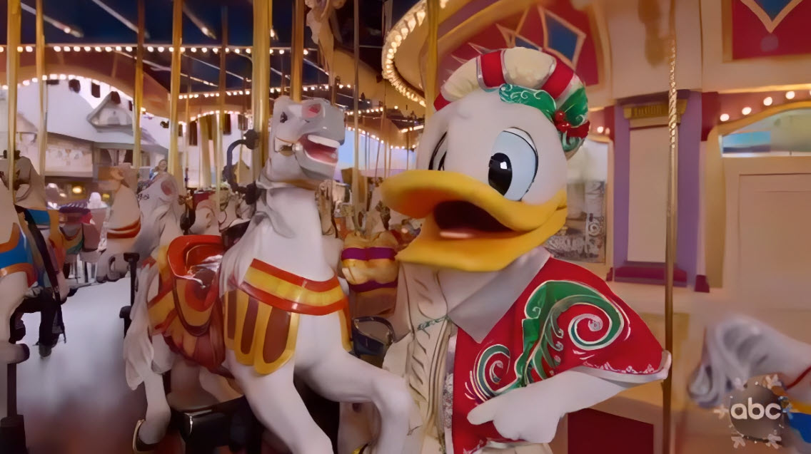 2020 Walt Disney World Christmas Day Parade aka Magical Christmas Celebration - Donald Duck