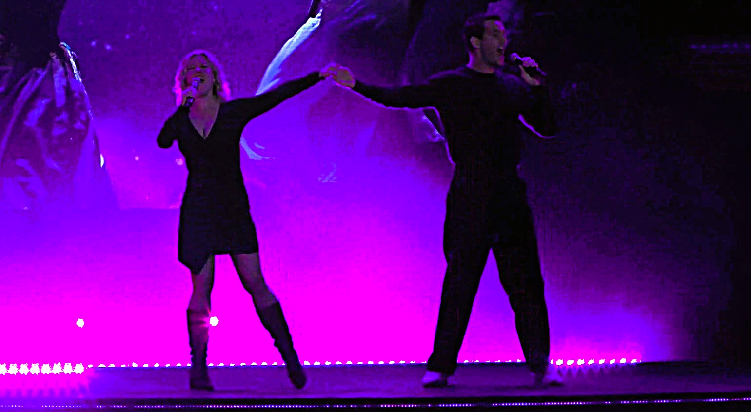 Patti Murin and John Riddle reunite for a magical Disney on Broadway performance at EPCOT's Festival of the Arts 2025, featuring Frozen and Disney classics