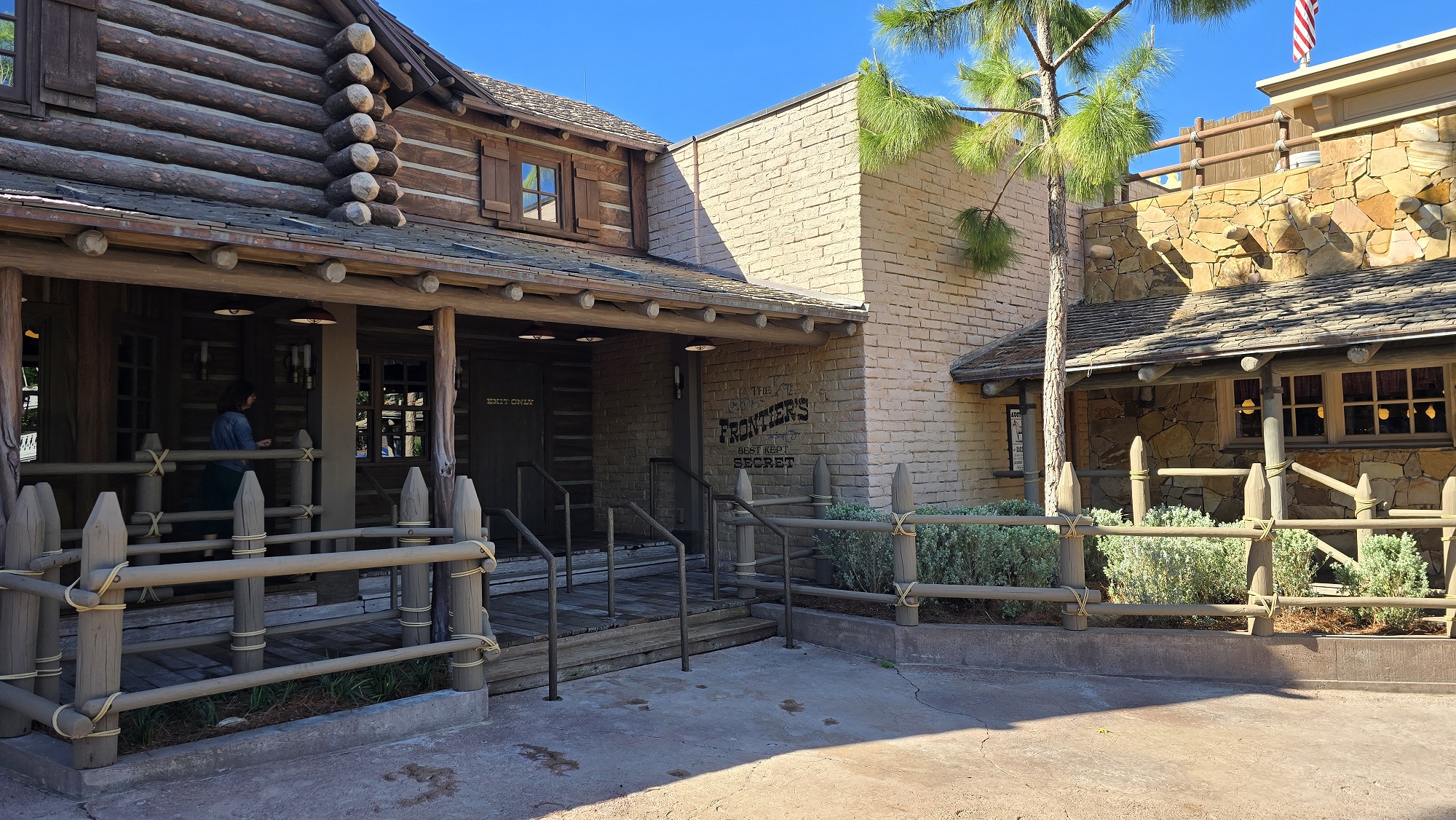 McKim's Mile House Opens at Magic Kingdom - New DVC Lounge